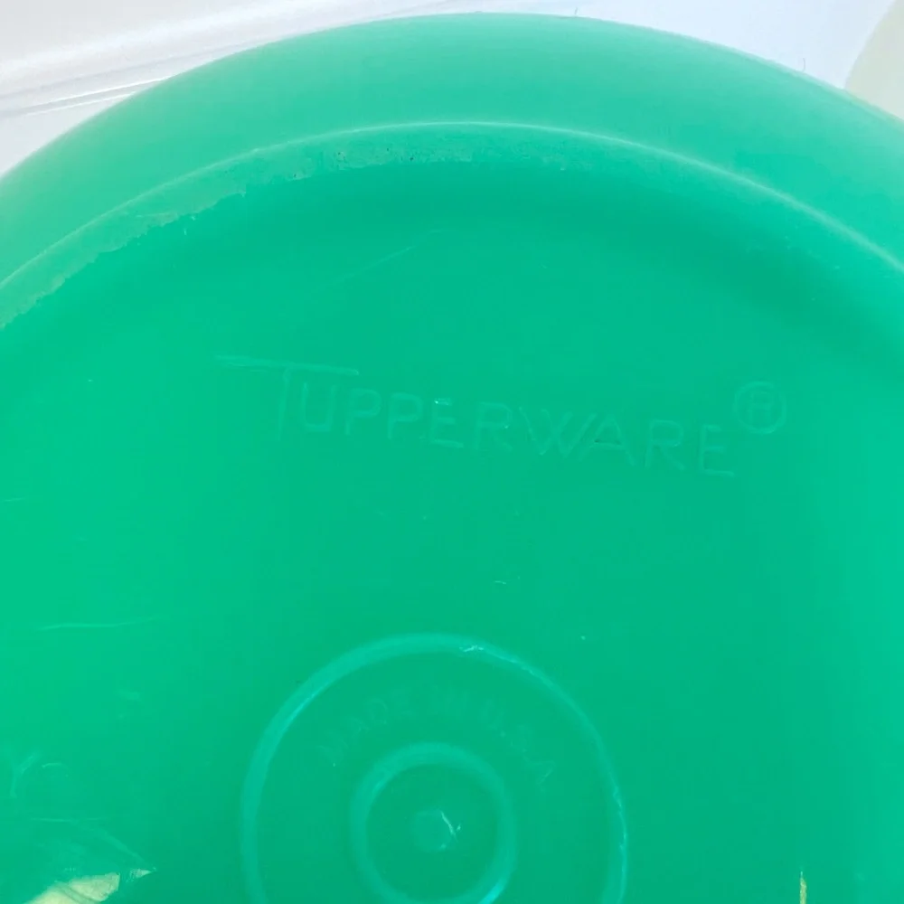 Vintage 1980’s Classic Green Lettuce Bowl with Lettuce Core Holder and Lid.